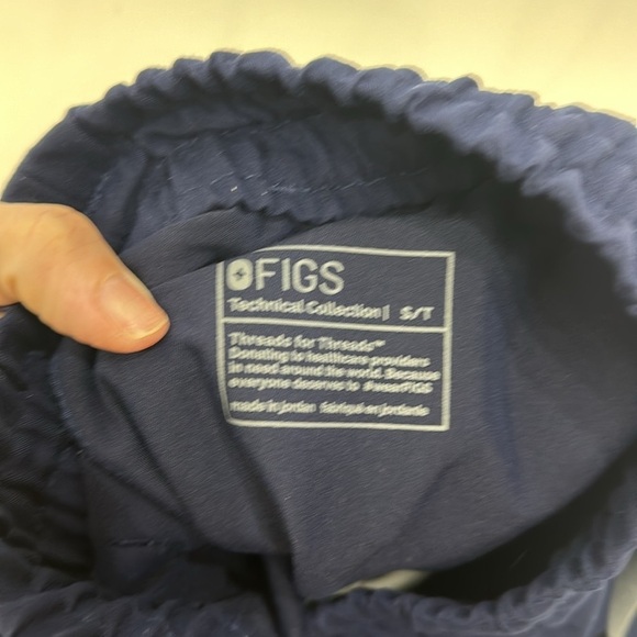 Figs High Waisted Pleated Navy Blue scrub pants size small tall - Picture 11 of 12